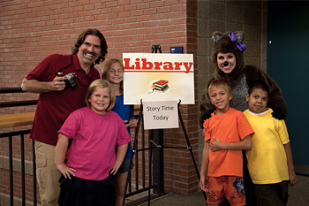 We arrived at the library.